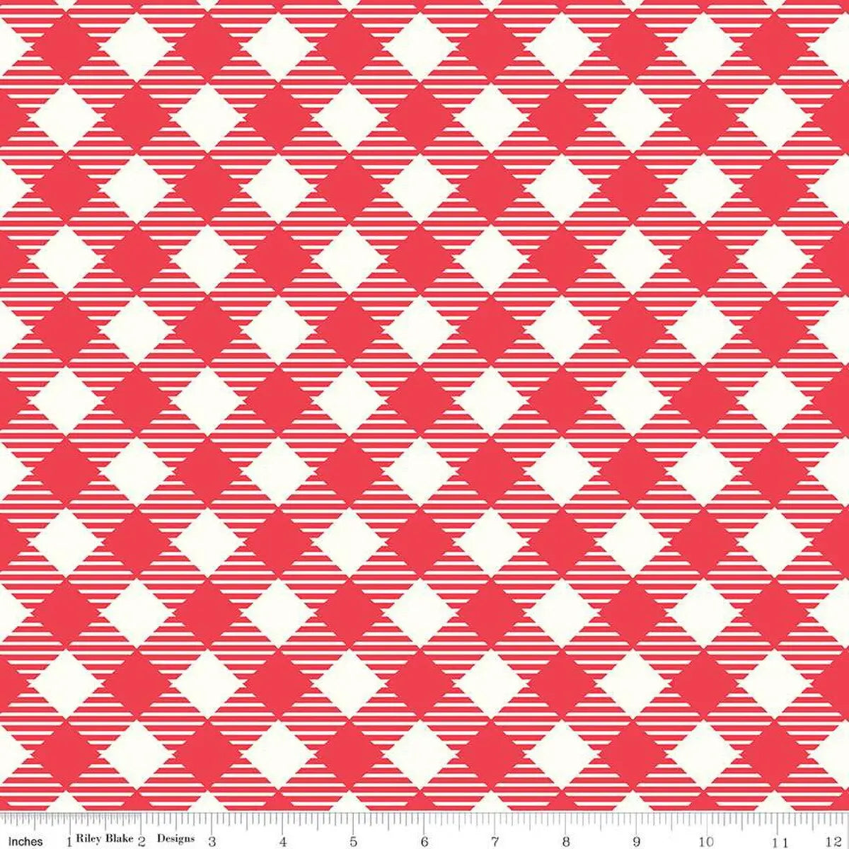 How to Back a Quilt Seam-Free with Red Cayenne Bee Ginghams Wideback
