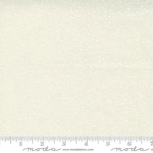 What Is Dotty Thatched Fabric? How to Use Moda's White Cream Dot Blender in Quilts