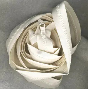 Zippers and zipper jig for bag making and sewing