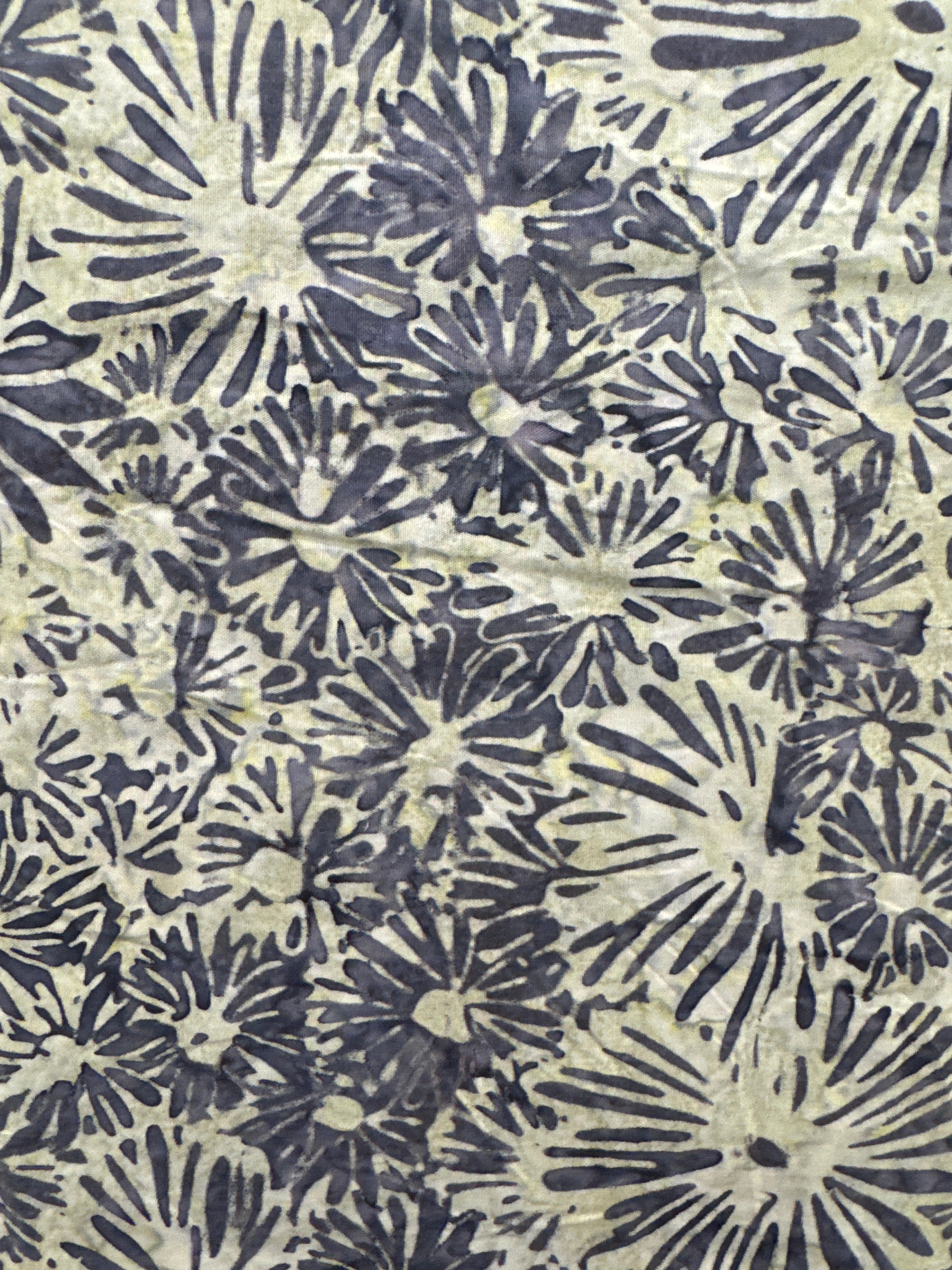 Blank Quilting Faux Finish Daisies Silver Chrome quilting fabric