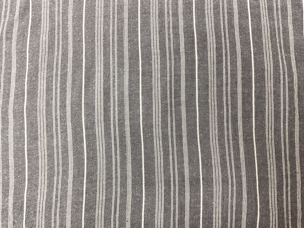 Black-White Rayon Stripe Crepon Woven Fabric
