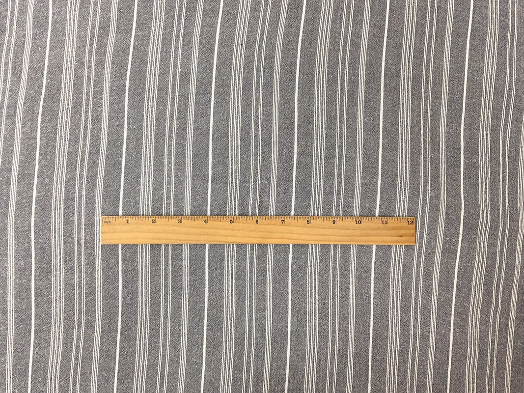 Black-White Rayon Stripe Crepon Woven Fabric