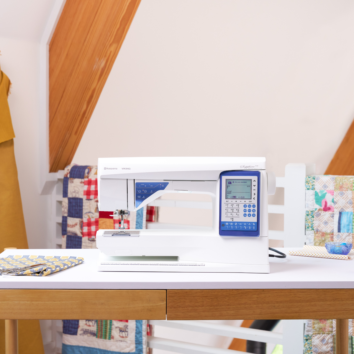 HUSQVARNA® VIKING® SAPPHIRE™ 930 Sewing Machine