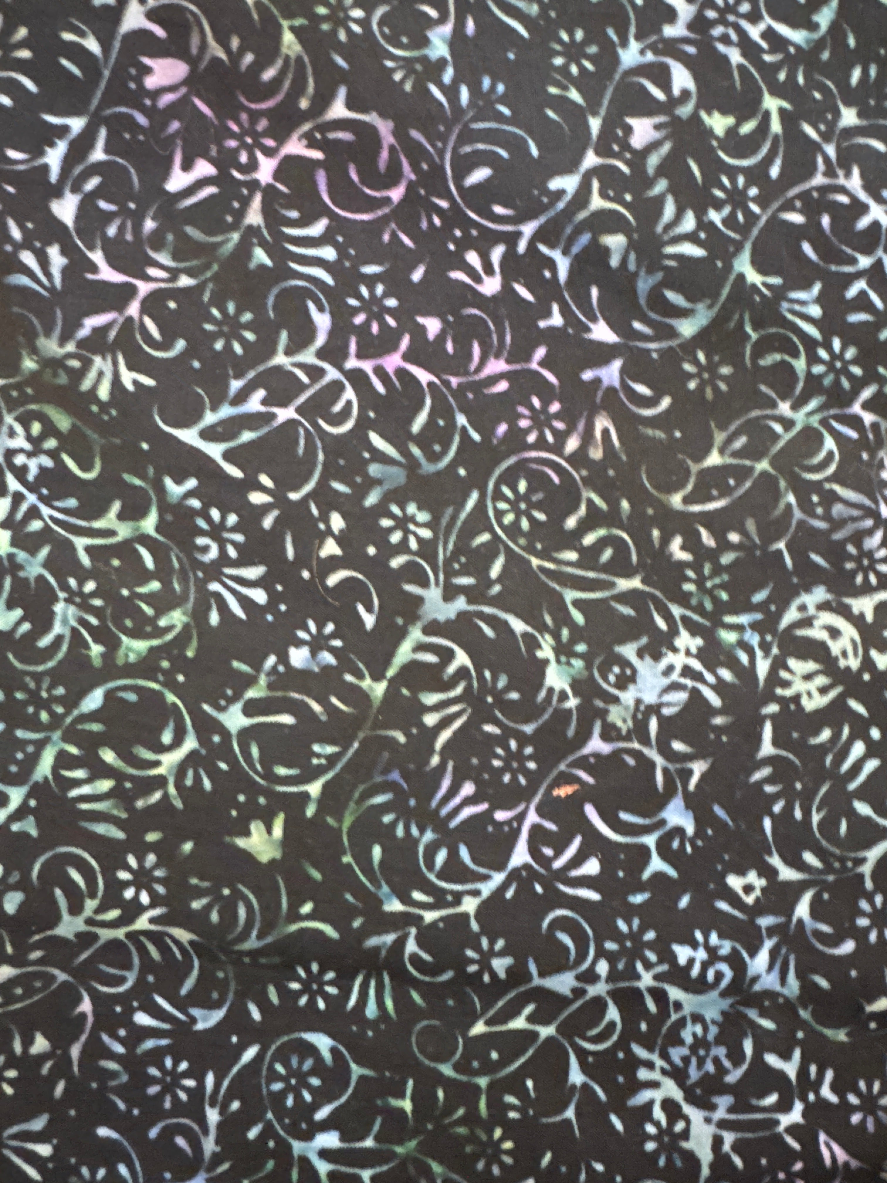 Hoffman Small Floral Design Black quilting fabric