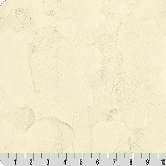 Hide Ivory 2 Yard Luxe Cuddle Cut