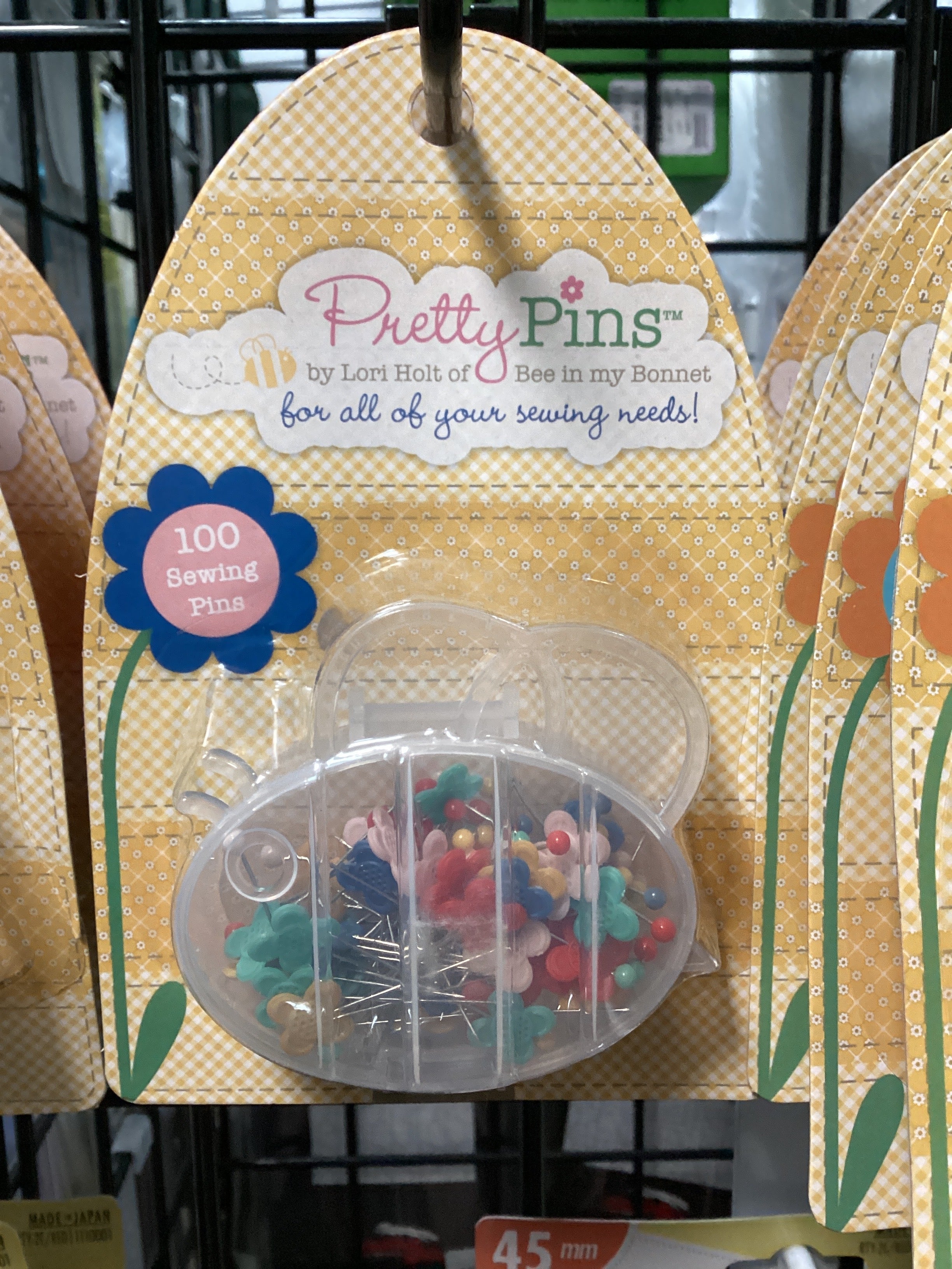Lori Holt Pretty Pins Sewing (100) 45" wide fabric per yard