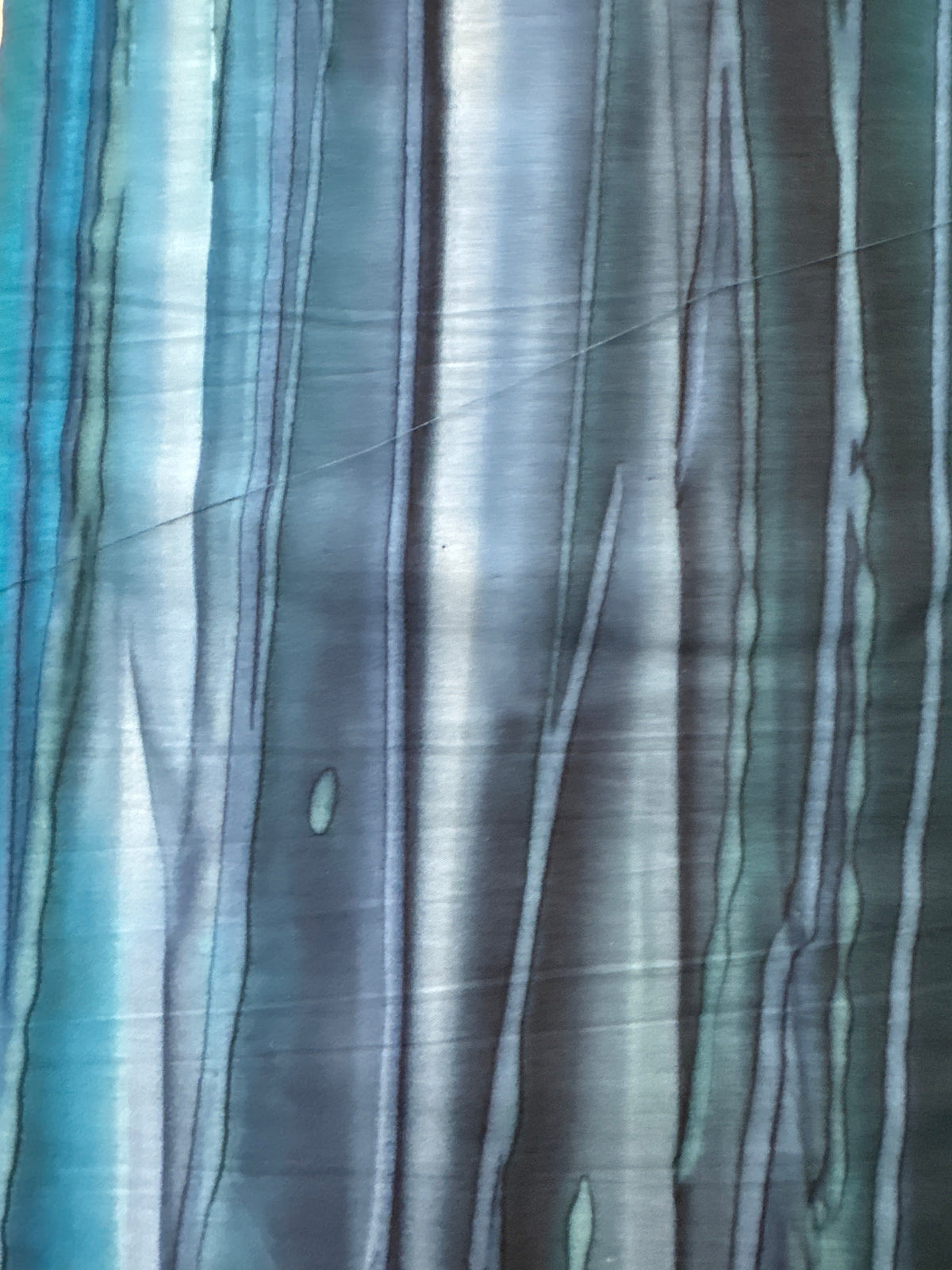 Patina Handpaints Pool blue blender quilting fabric by Robert Kaufman