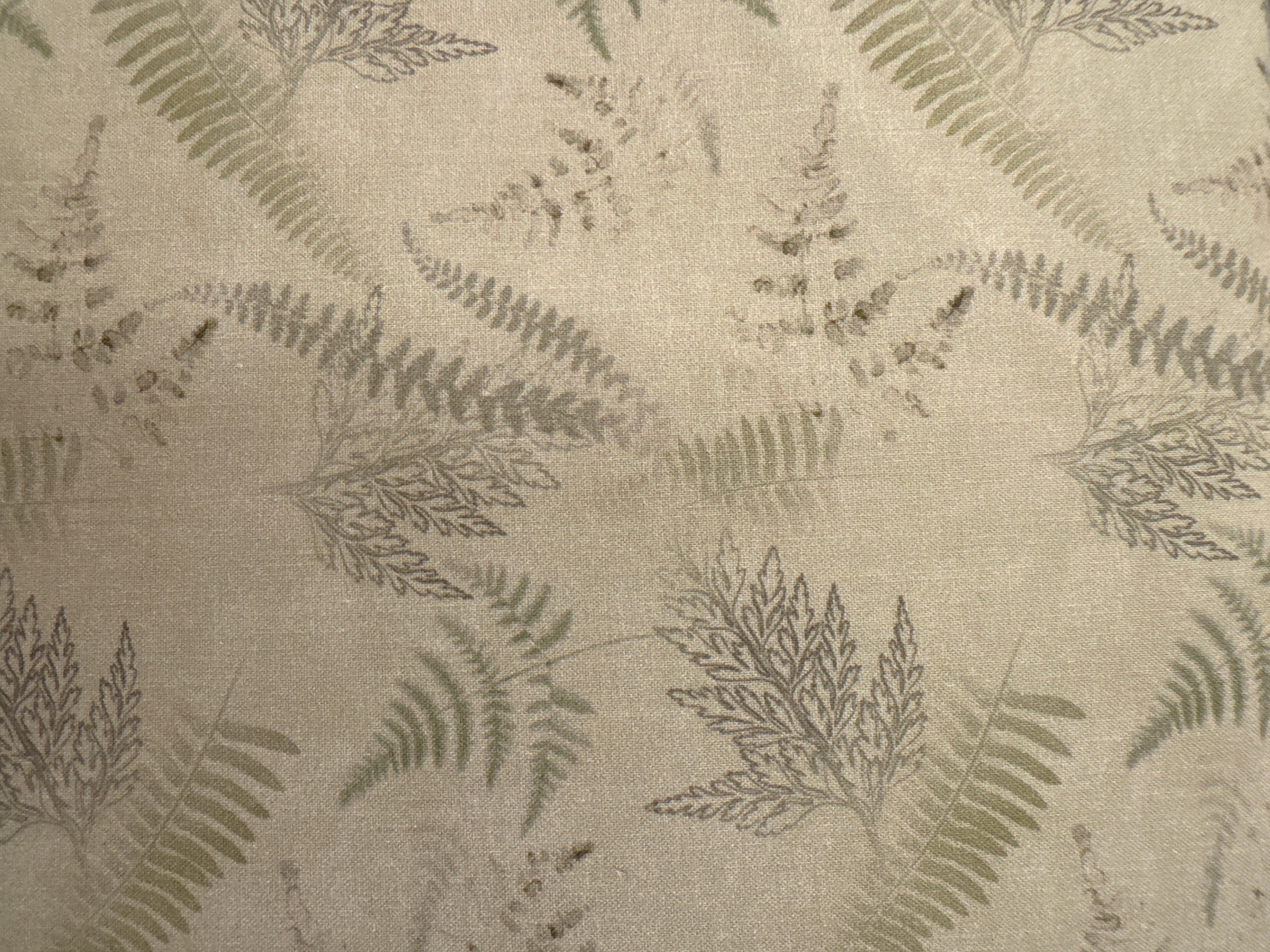 En Bleu Tan Tossed Fern blender quilting fabric by Clothworks