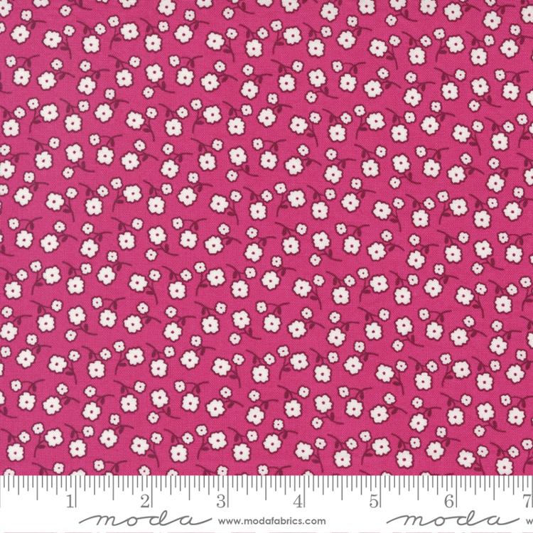 Moda Zinnia floral quilting cotton fabric in Berrylicious