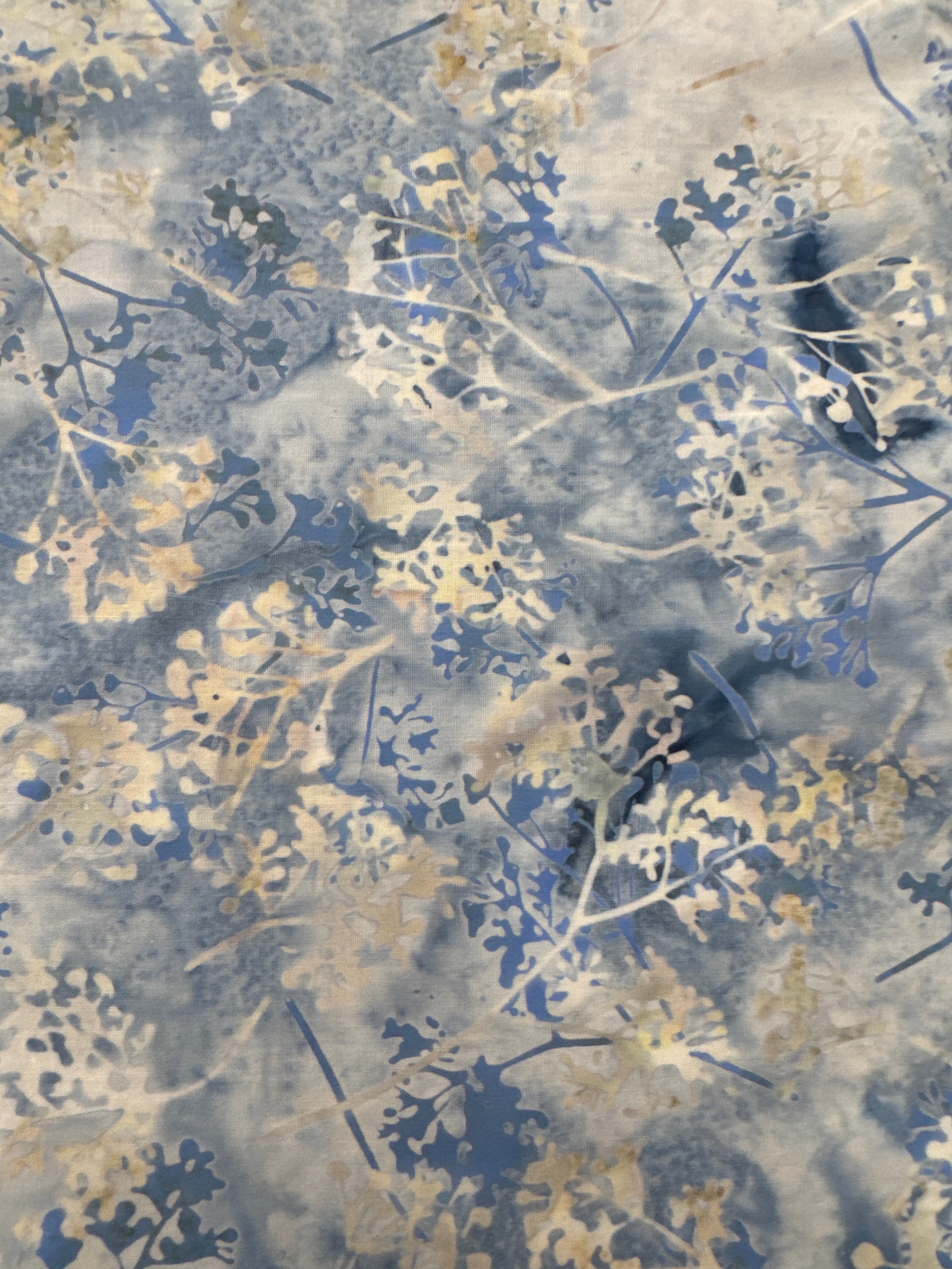 Babybreath Toss H2O blue floral quilting fabric by Hoffman Fabrics