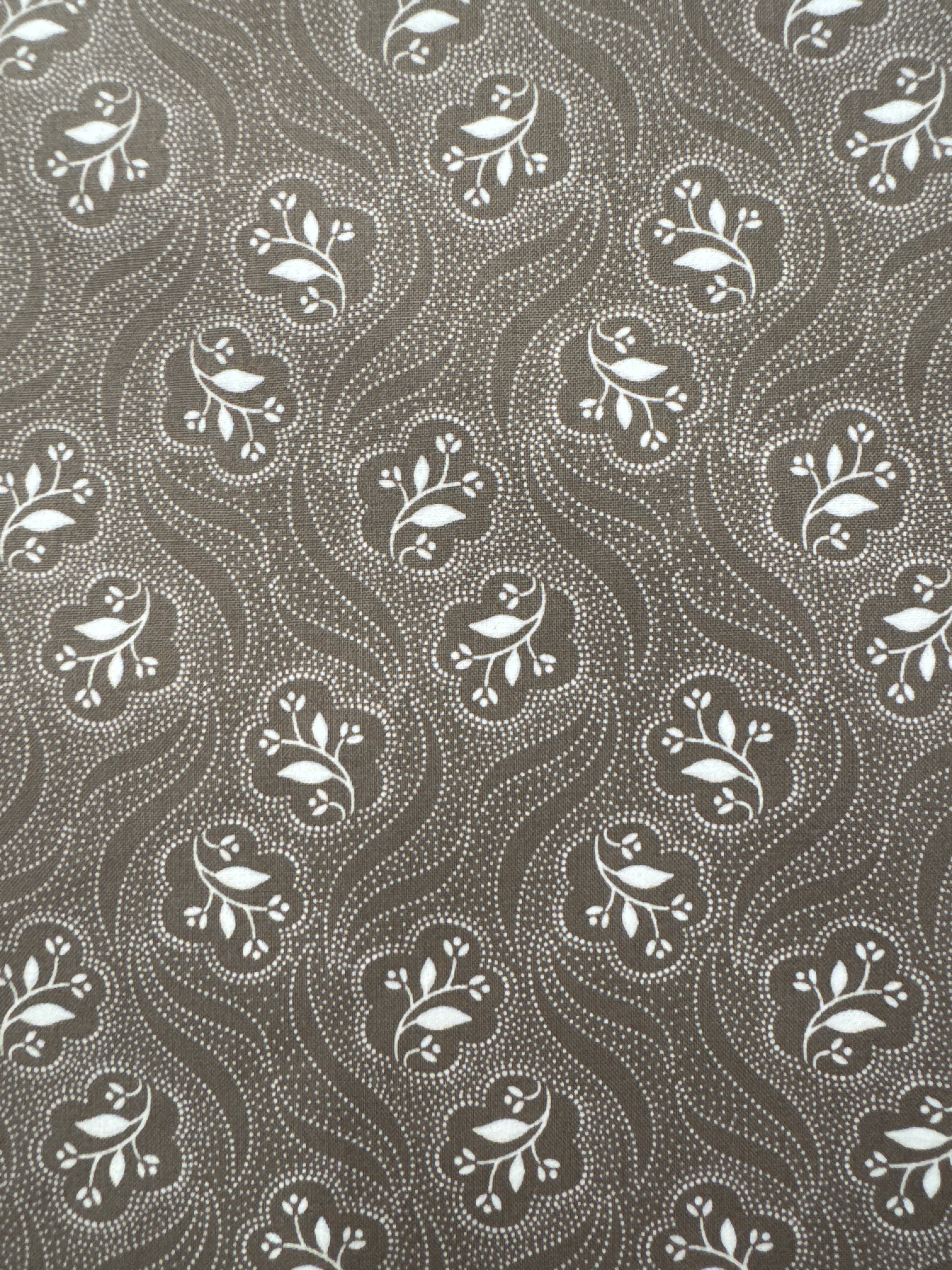 Moda Honeybloom pewter