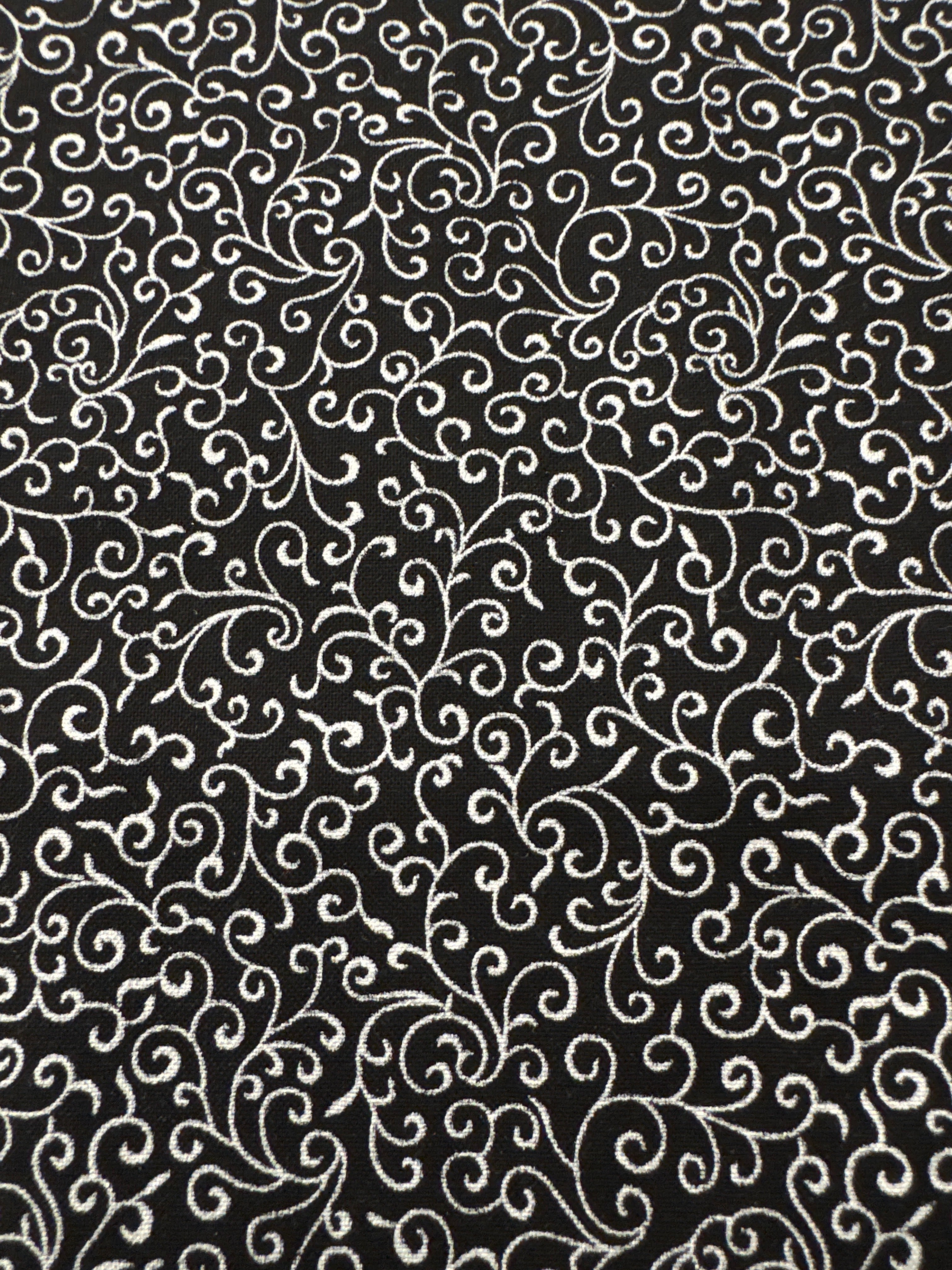 Onyx Silver Doily blender quilting fabric by Hoffman