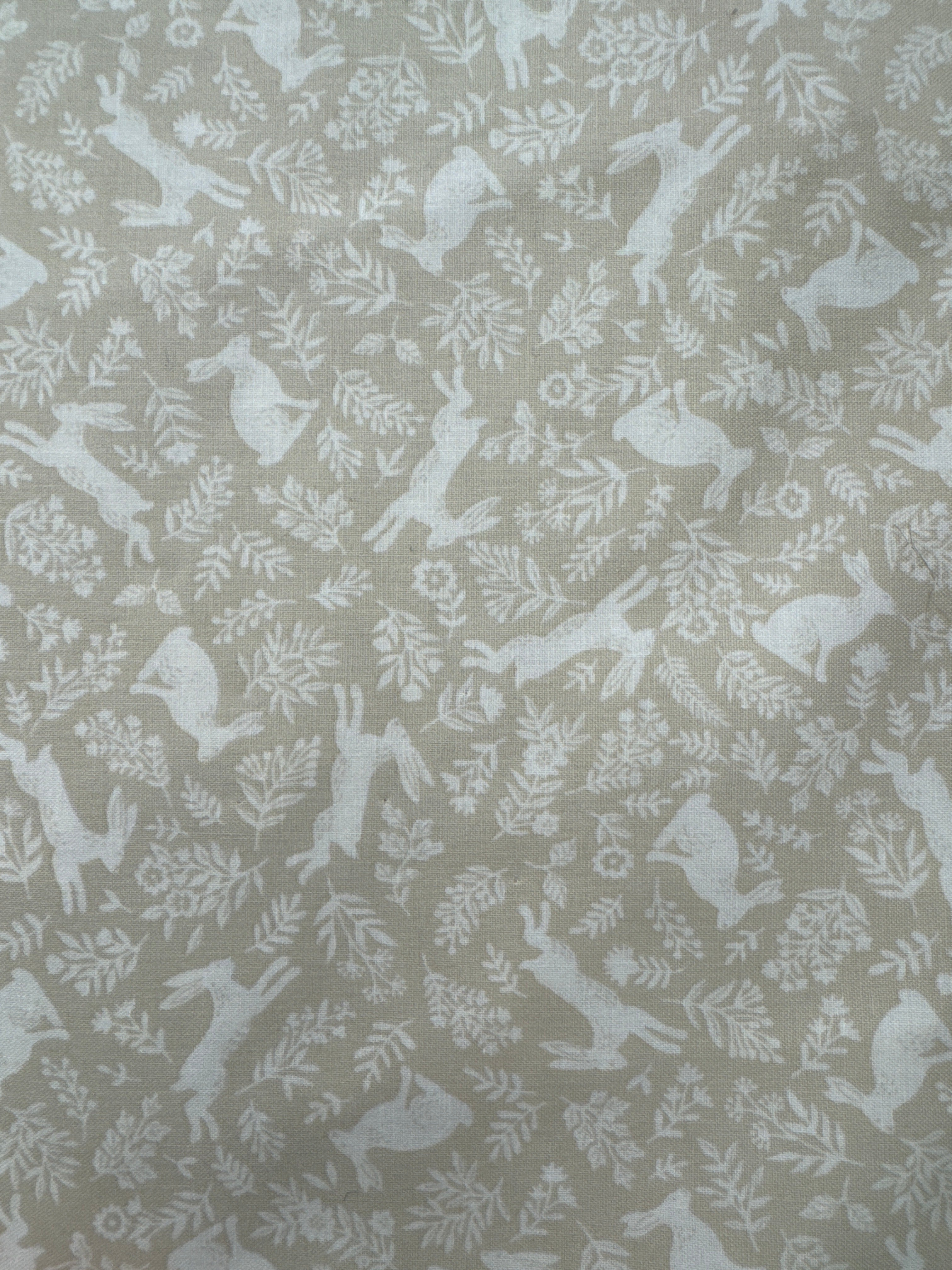 Foxwood Beige blender quilting fabric by Makower UK