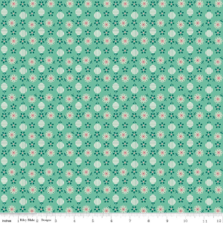 Berry and Sage Apron Leaf quilting fabric by Riley Blake