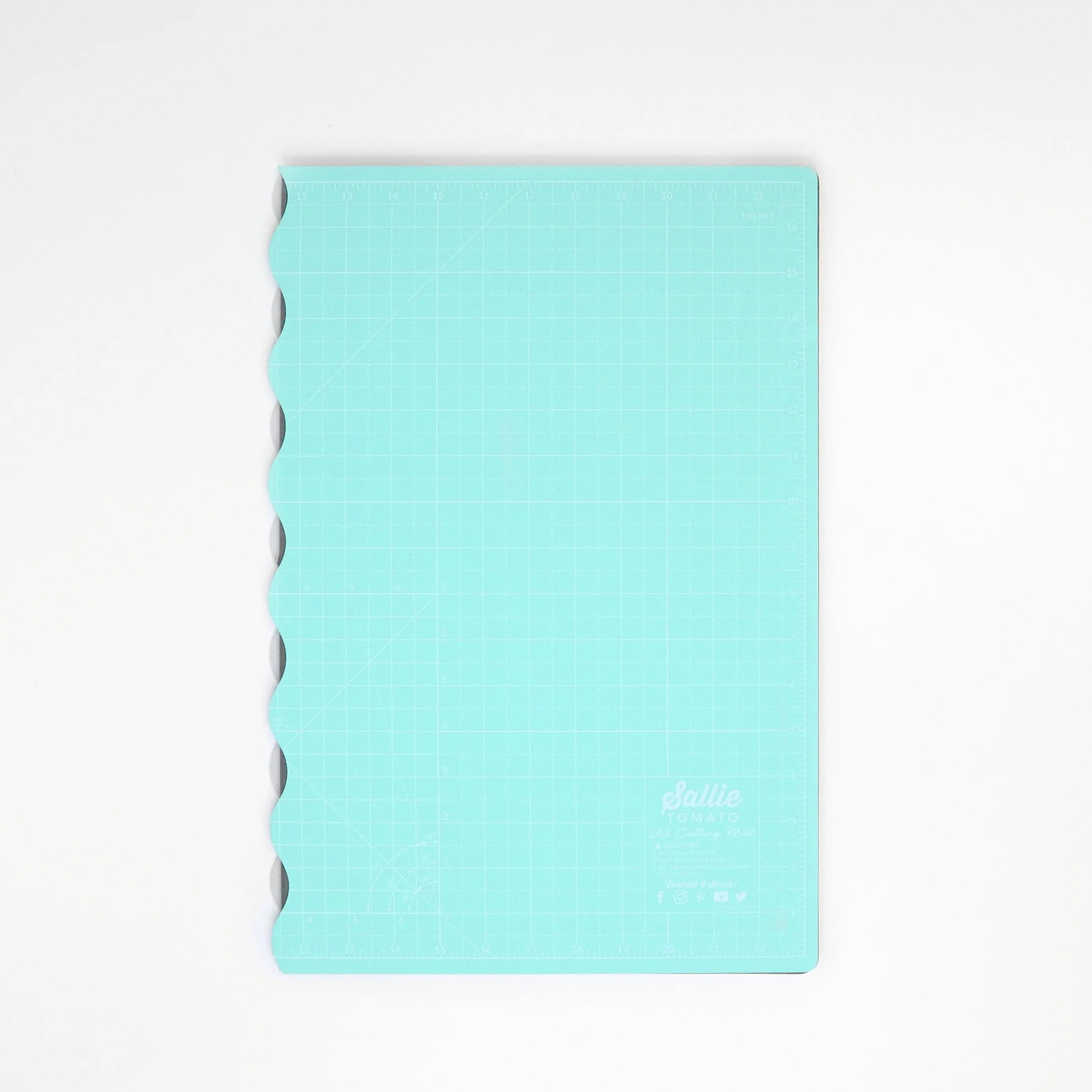 A2 Foldable Cutting Mat - Linda's Electric Quilters