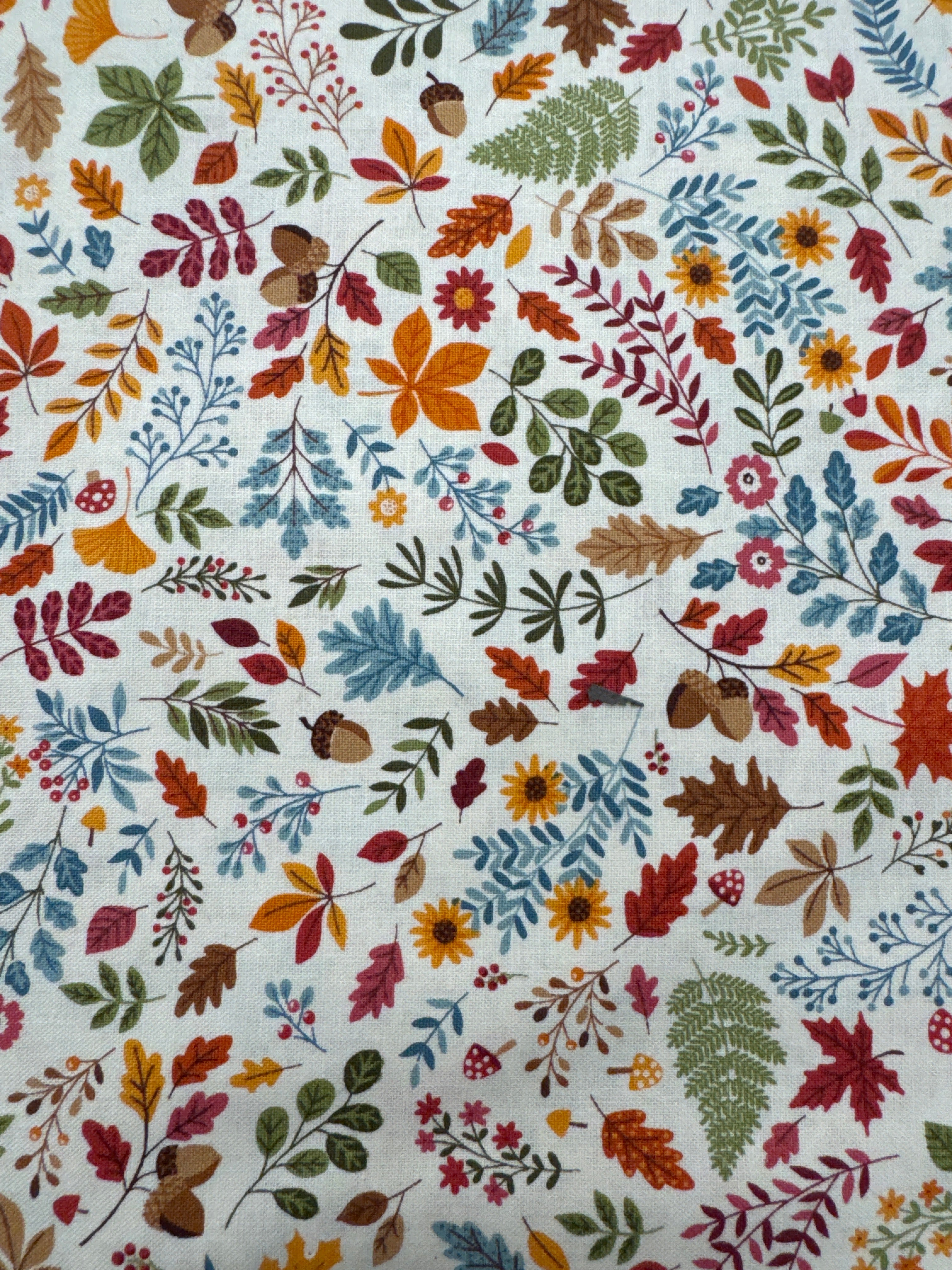 Autumn Days Fall Leaf Toss blender quilting fabric by Makower UK