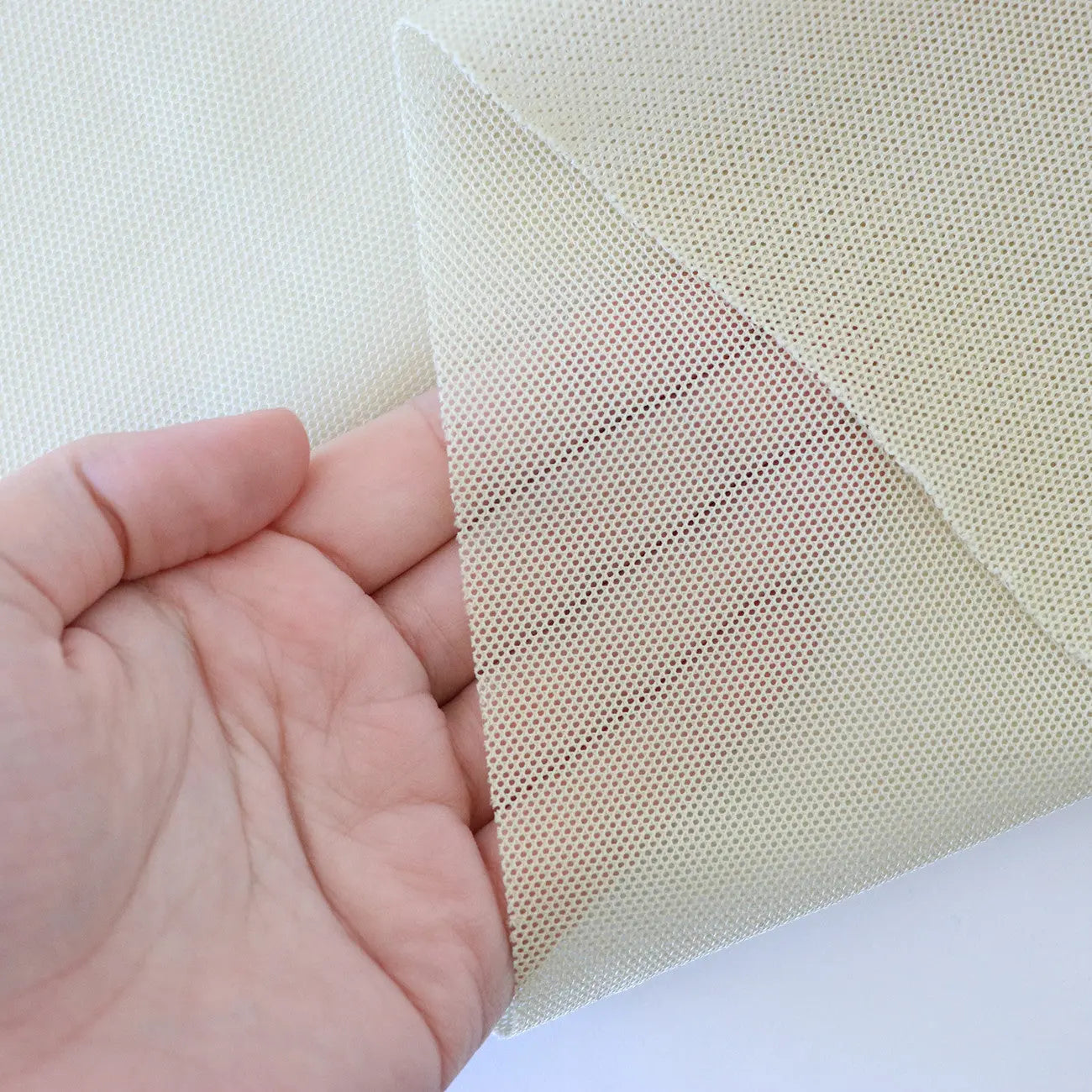 Beige Fine Mesh 1/2yd - Linda's Electric Quilters