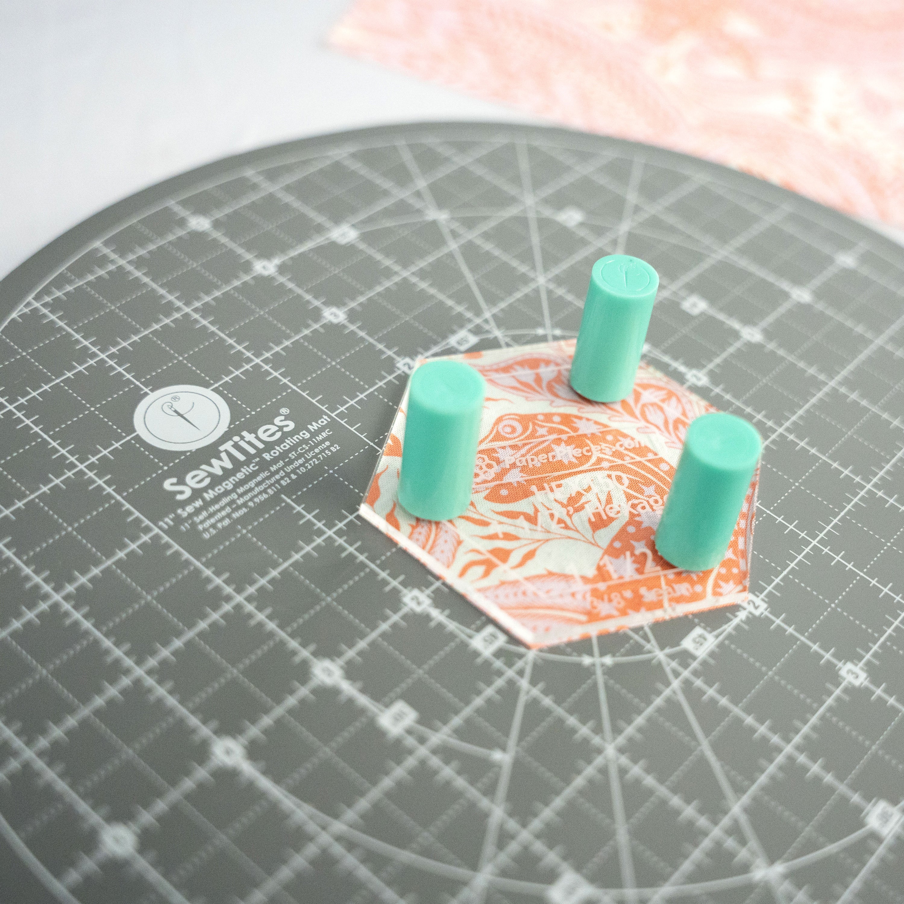 Sew Magnetic 11" Rotating Self-Healing Cutting Mat