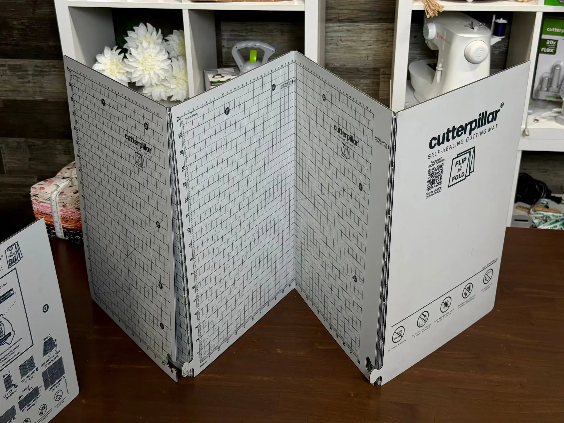 CUTTERPILLAR FLIP AND FOLD 48 SELF-HEALING CUTTING MAT CutterPillar