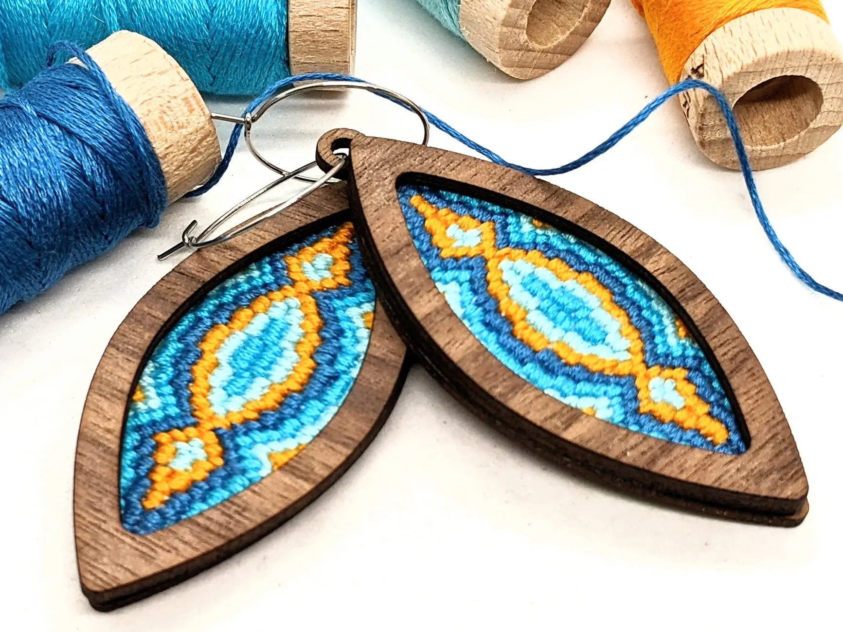 Convergence Bargello Earrings Walnut - Linda's Electric Quilters