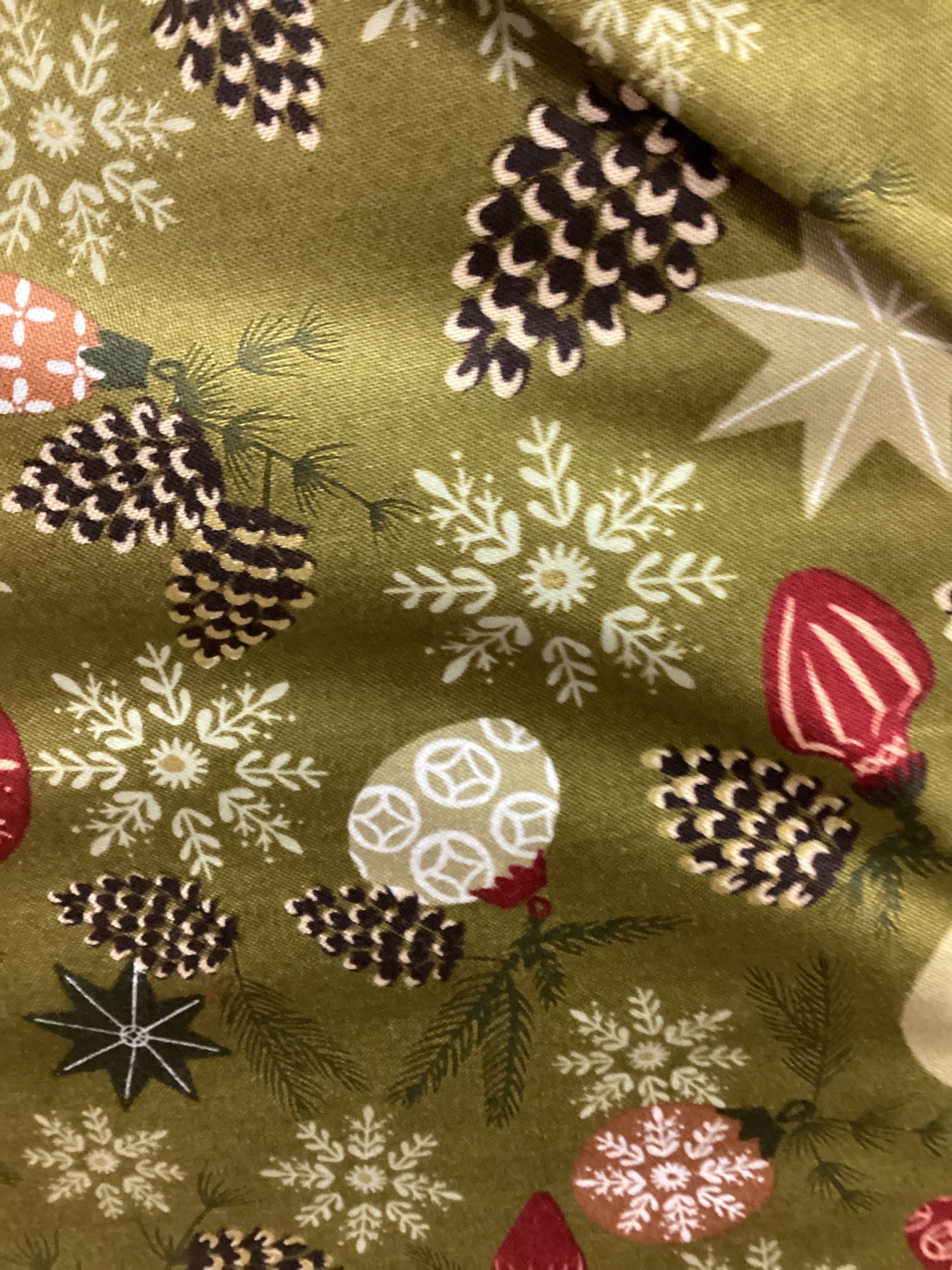 Moda Old World Yuletide Green 12-M quilting fabric