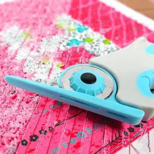 Embellish Comfort-Grip Chenille Cutter - Linda's Electric Quilters