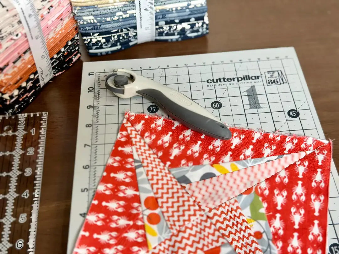 FLIP & FOLD 36 SELF-HEALING CUTTING MAT CutterPillar