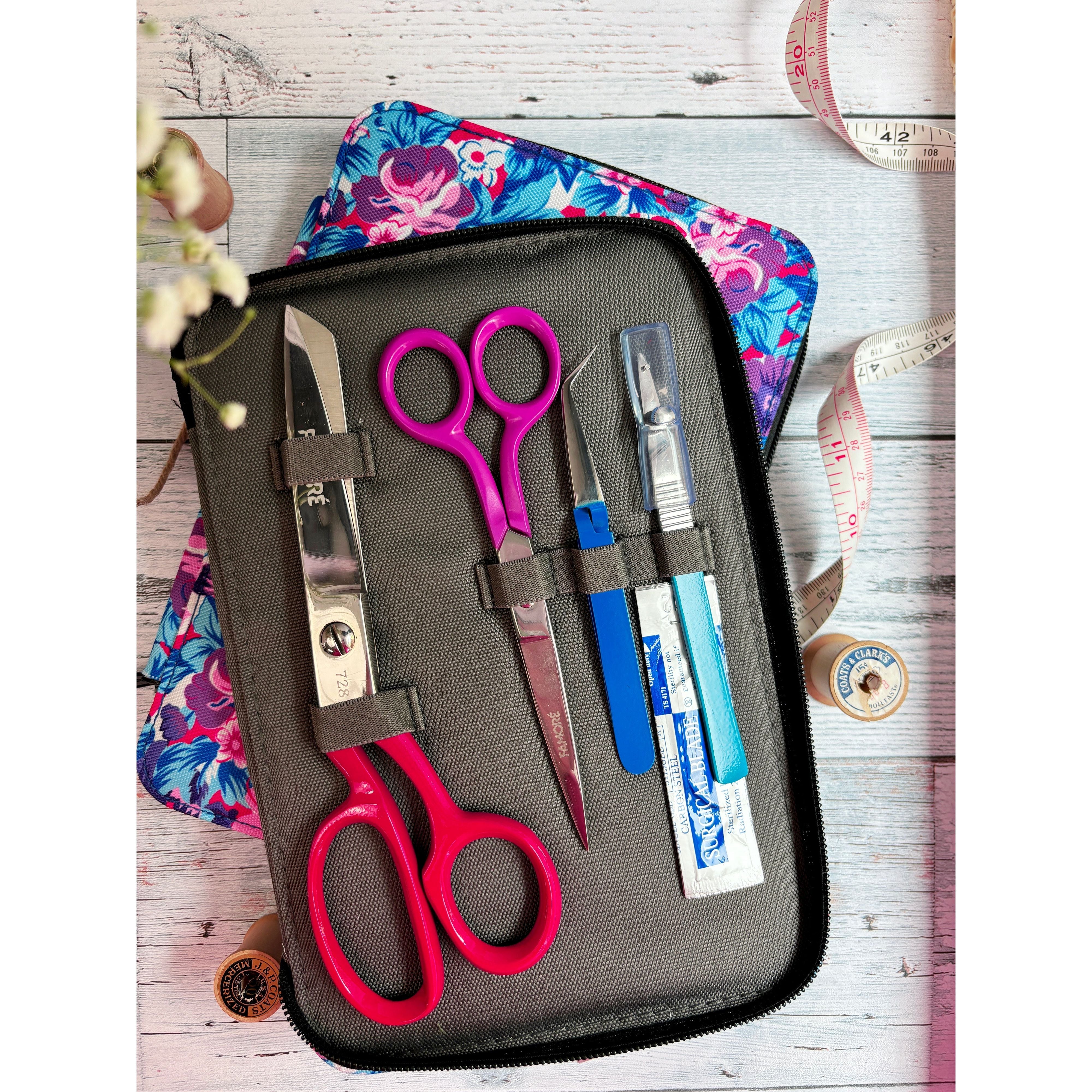 1101 Floral Sewing Kit