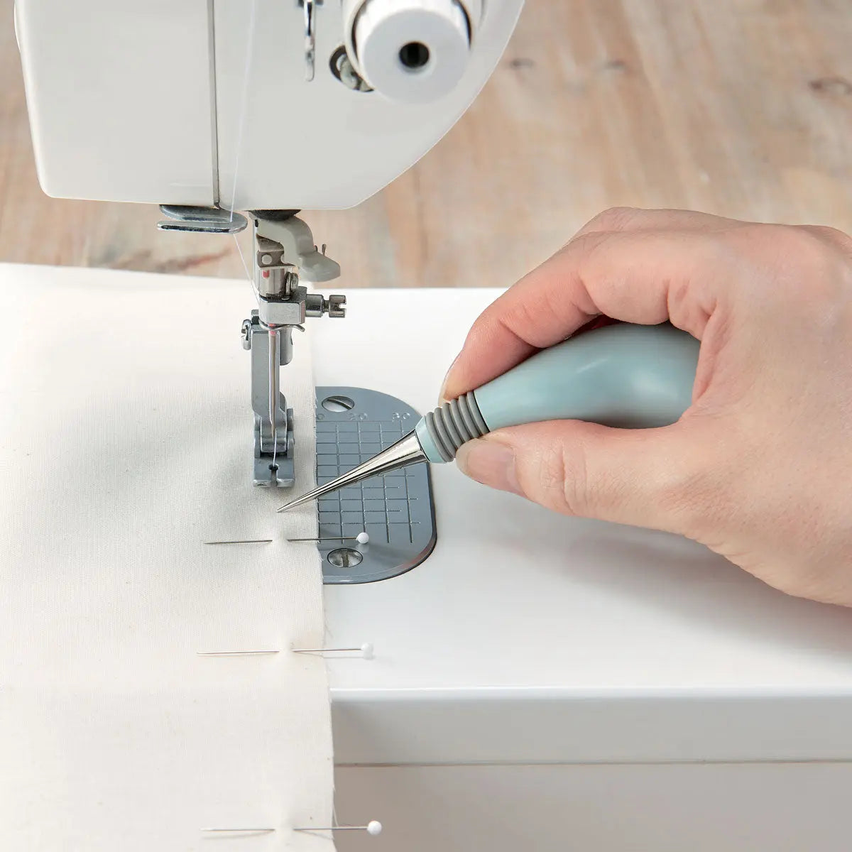 Grip Fit Tapered Tailor's Awl Clover Needlecraft, Inc.