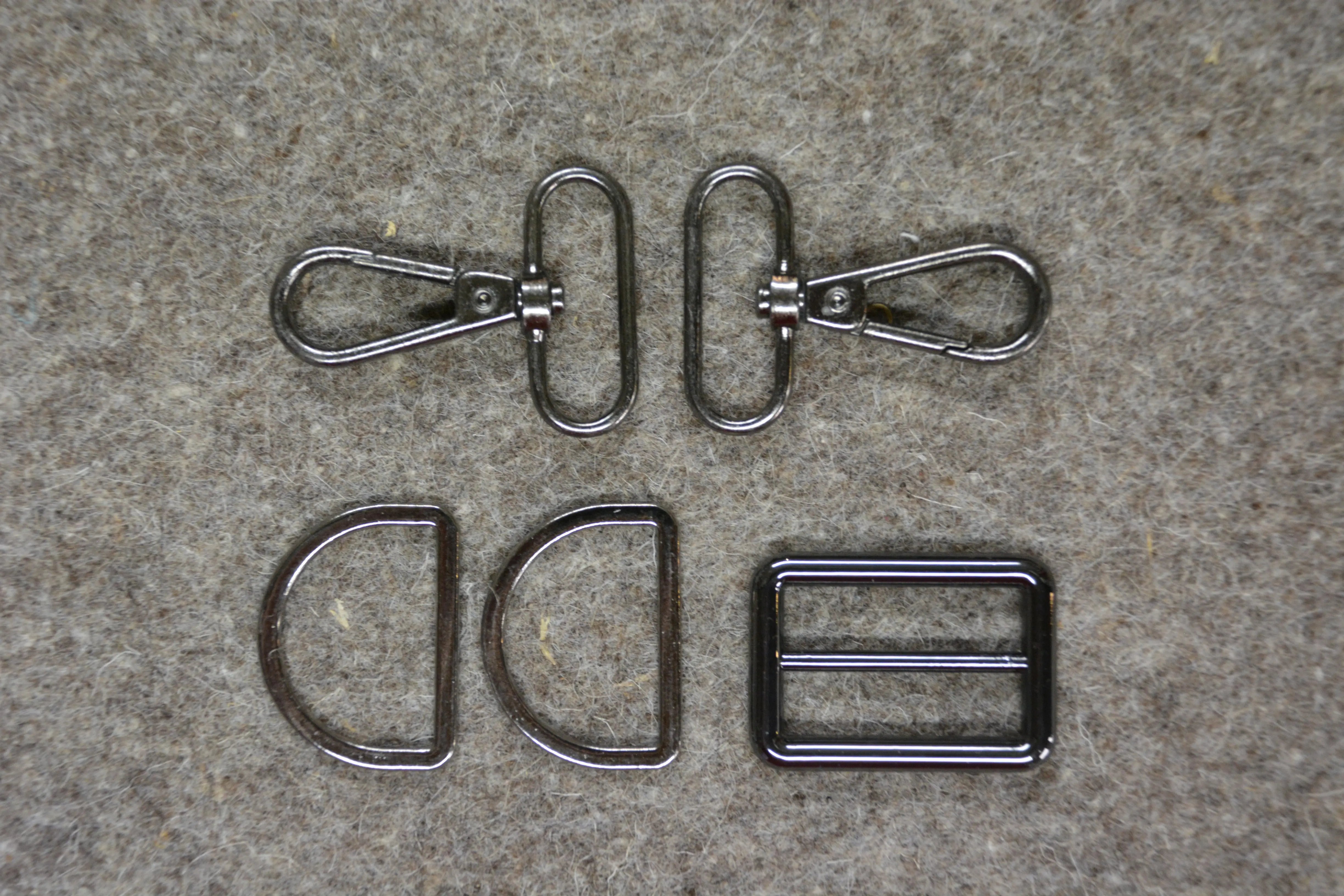 Gunmetal 1-1/4in Wide Bag Strap Hardware 5pc