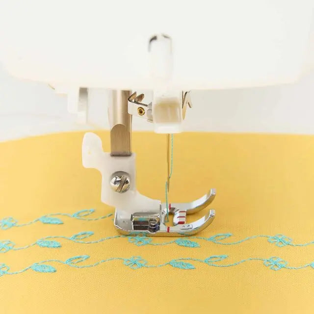 HUSQVARNA® VIKING® ONYX™ 30 Sewing Machine Singer