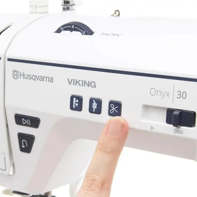 HUSQVARNA® VIKING® ONYX™ 30 Sewing Machine Singer