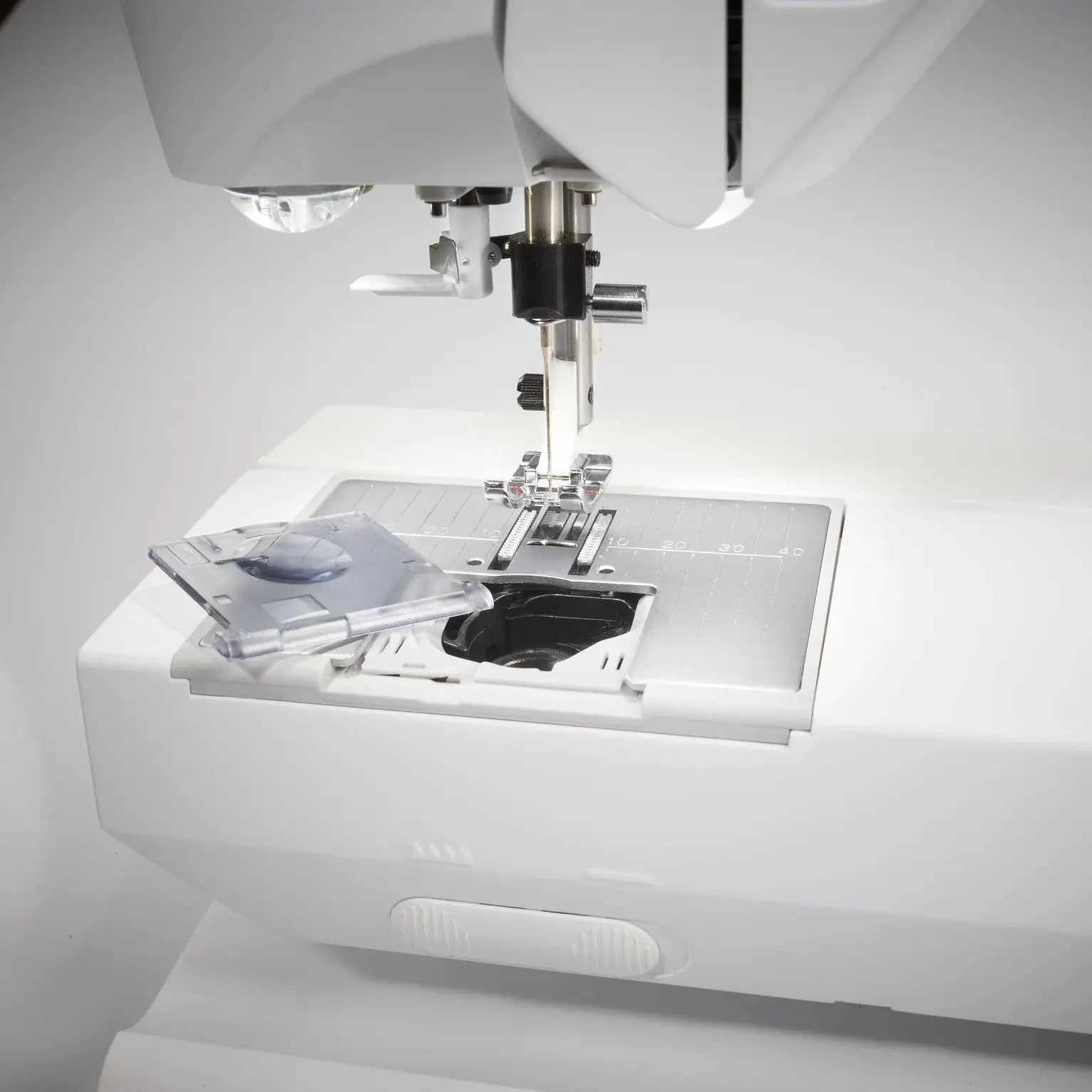 HUSQVARNA® VIKING® OPAL™ 670 Sewing Machine Singer