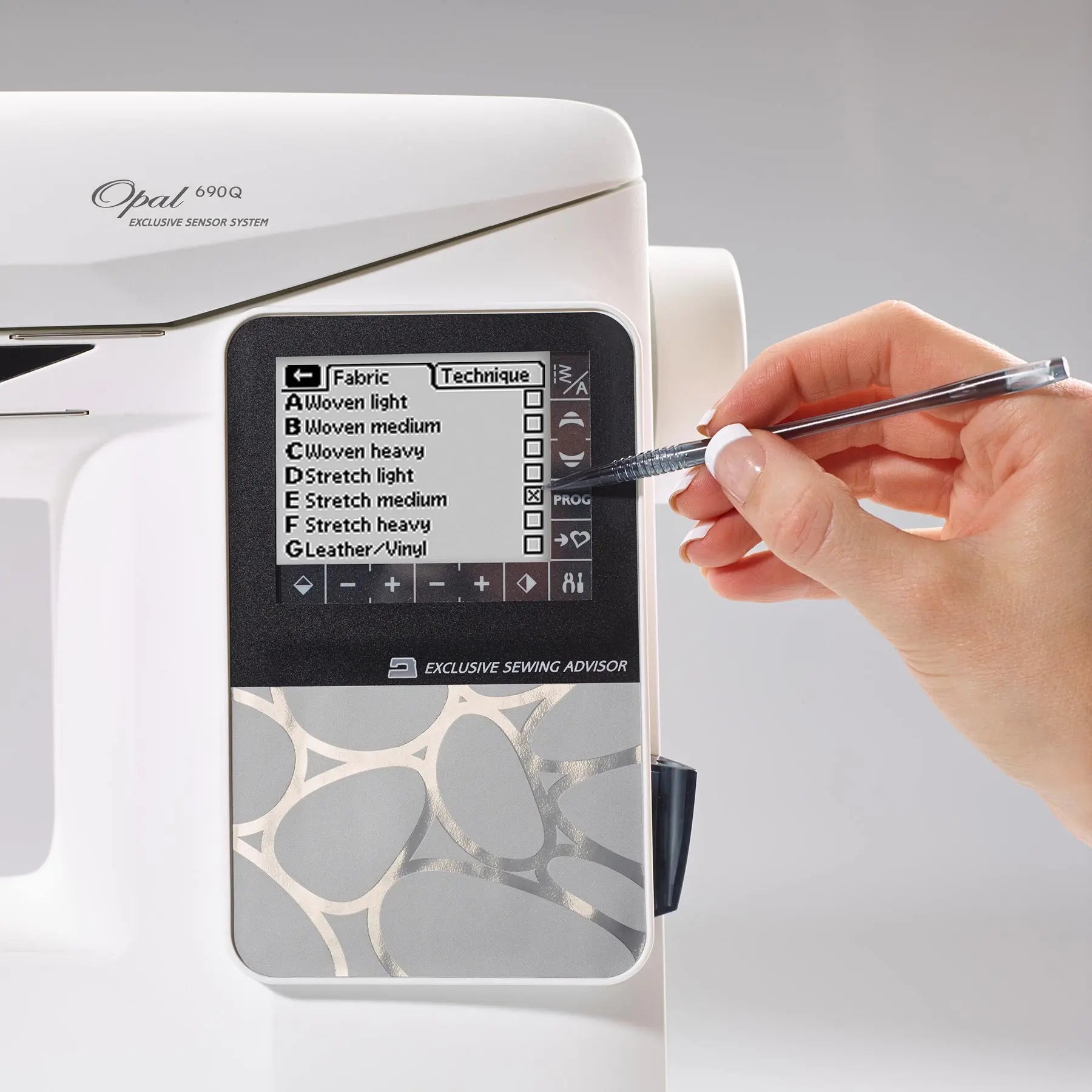 HUSQVARNA® VIKING® OPAL™ 690Q Sewing Machine Singer