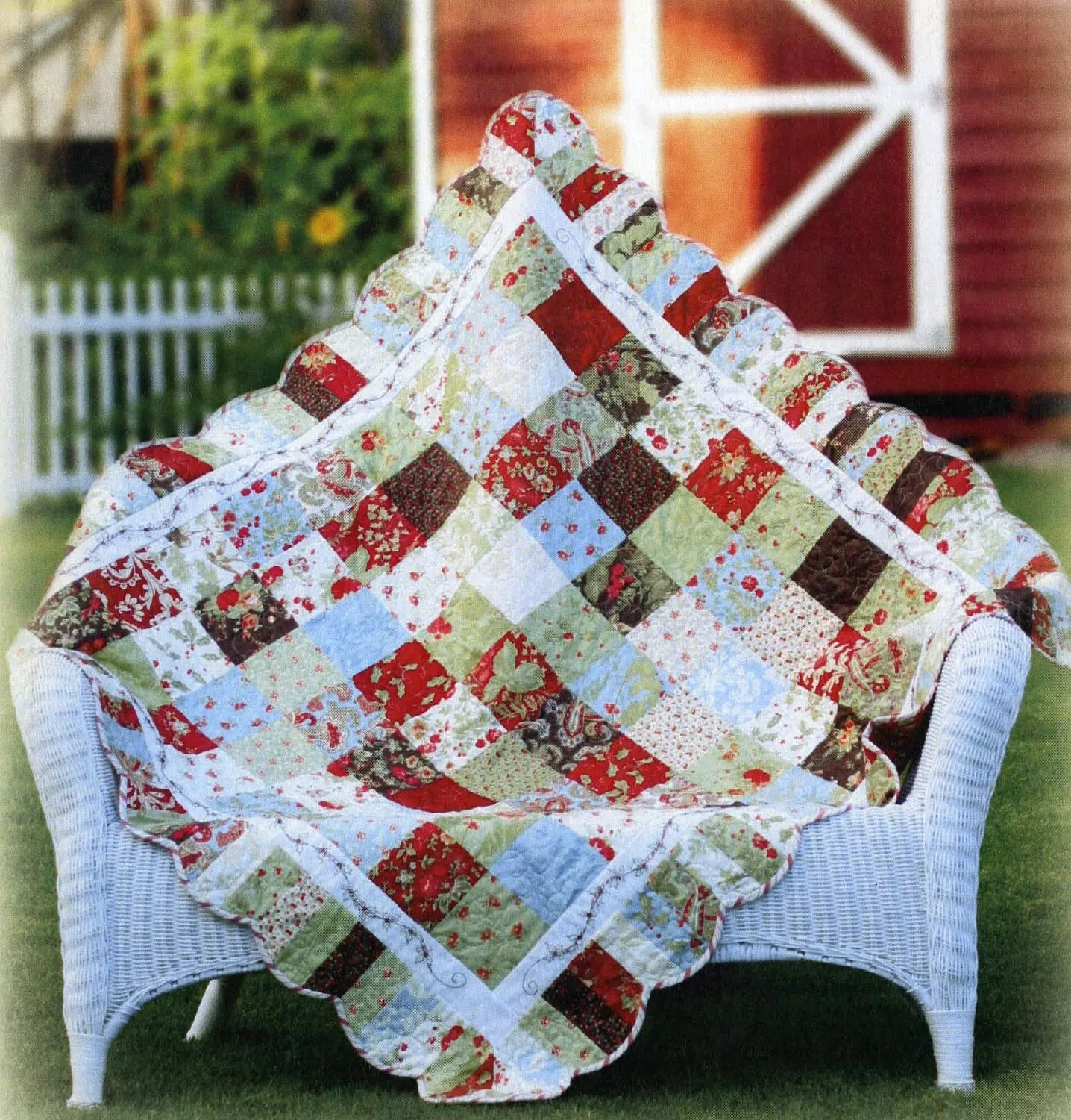Holiday Charm Quilt - Linda's Electric Quilters
