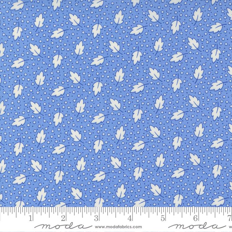 Moda 30s Playtime Sky quilting fabric — 1930s reproduction