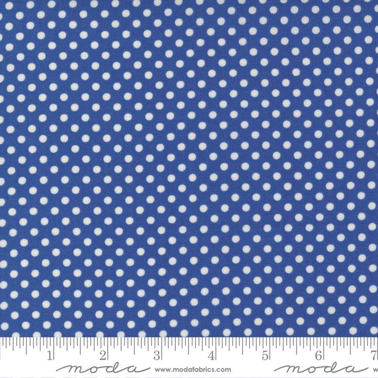 Moda 30s Playtime Bluebell quilting fabric — 1930s reproduction