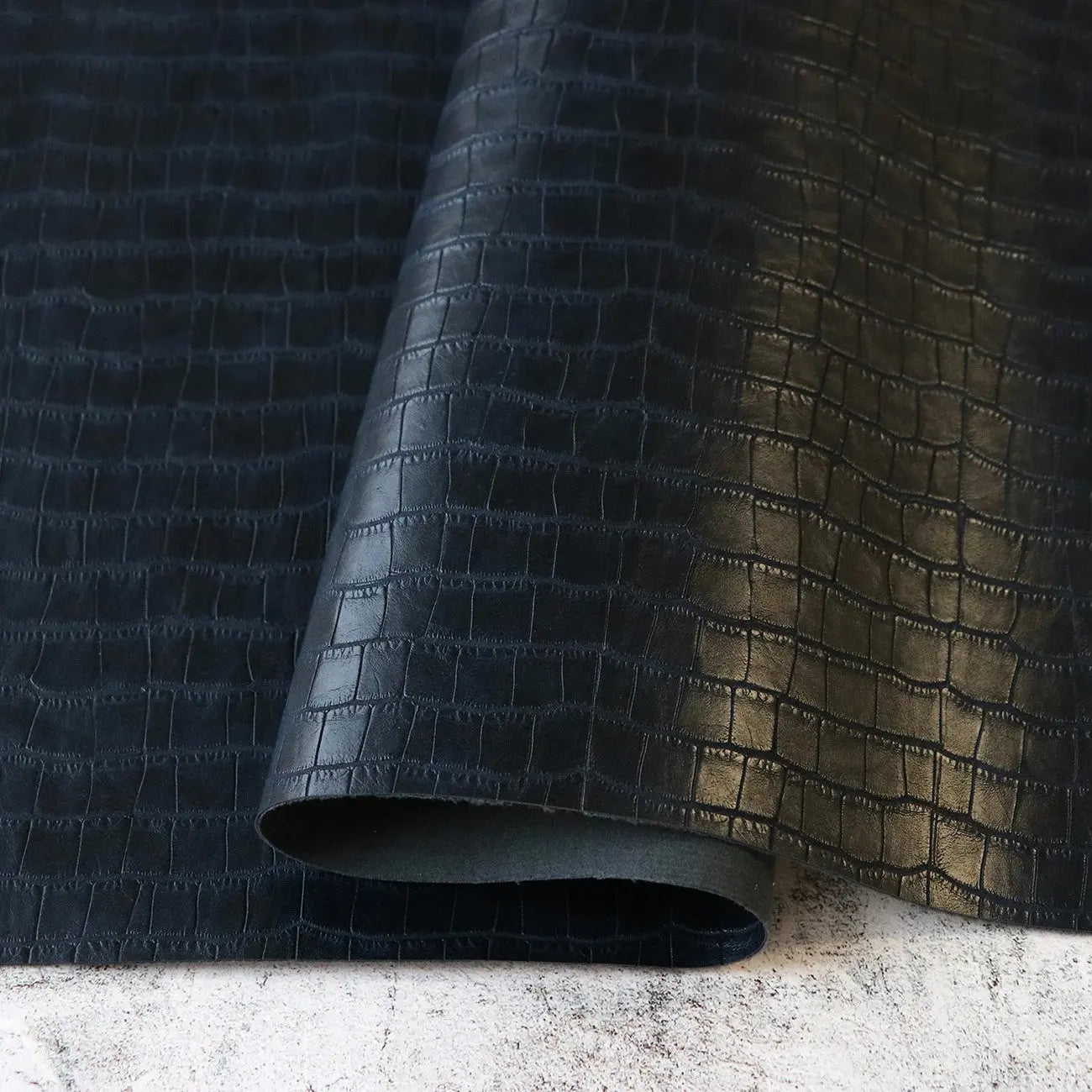 Navy Faux Crocodile Leather 1/2yds - Linda's Electric Quilters