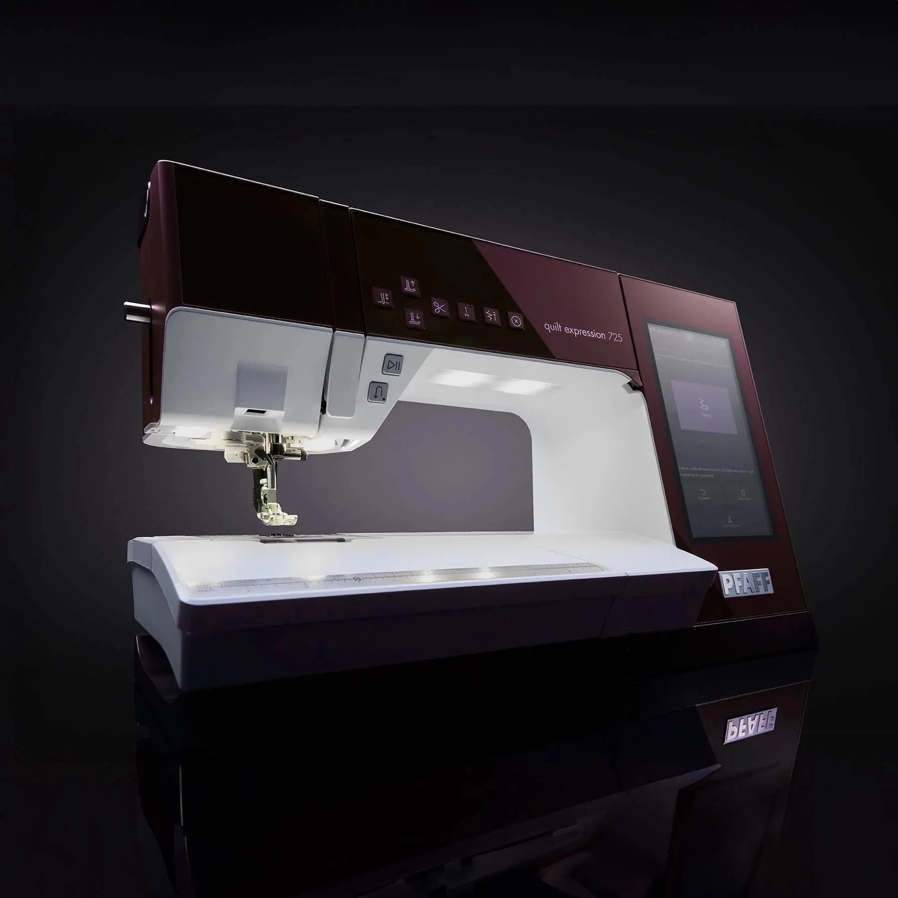 PFAFF® quilt expression™ 725 Sewing Machine Singer