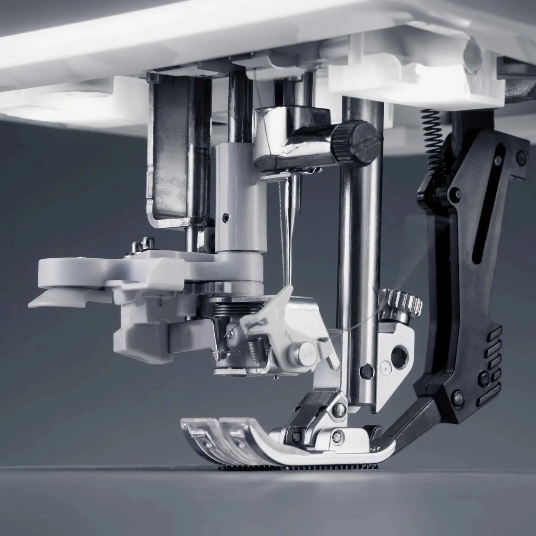 PFAFF® quilt expression™ 725 Sewing Machine Singer