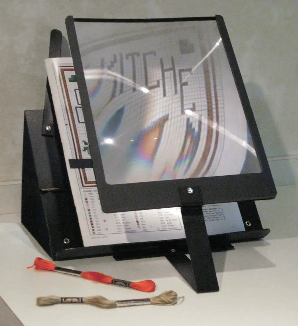 PROP-IT Needlework Pattern Holder with Hands Free Page Magnifier - Linda's Electric Quilters