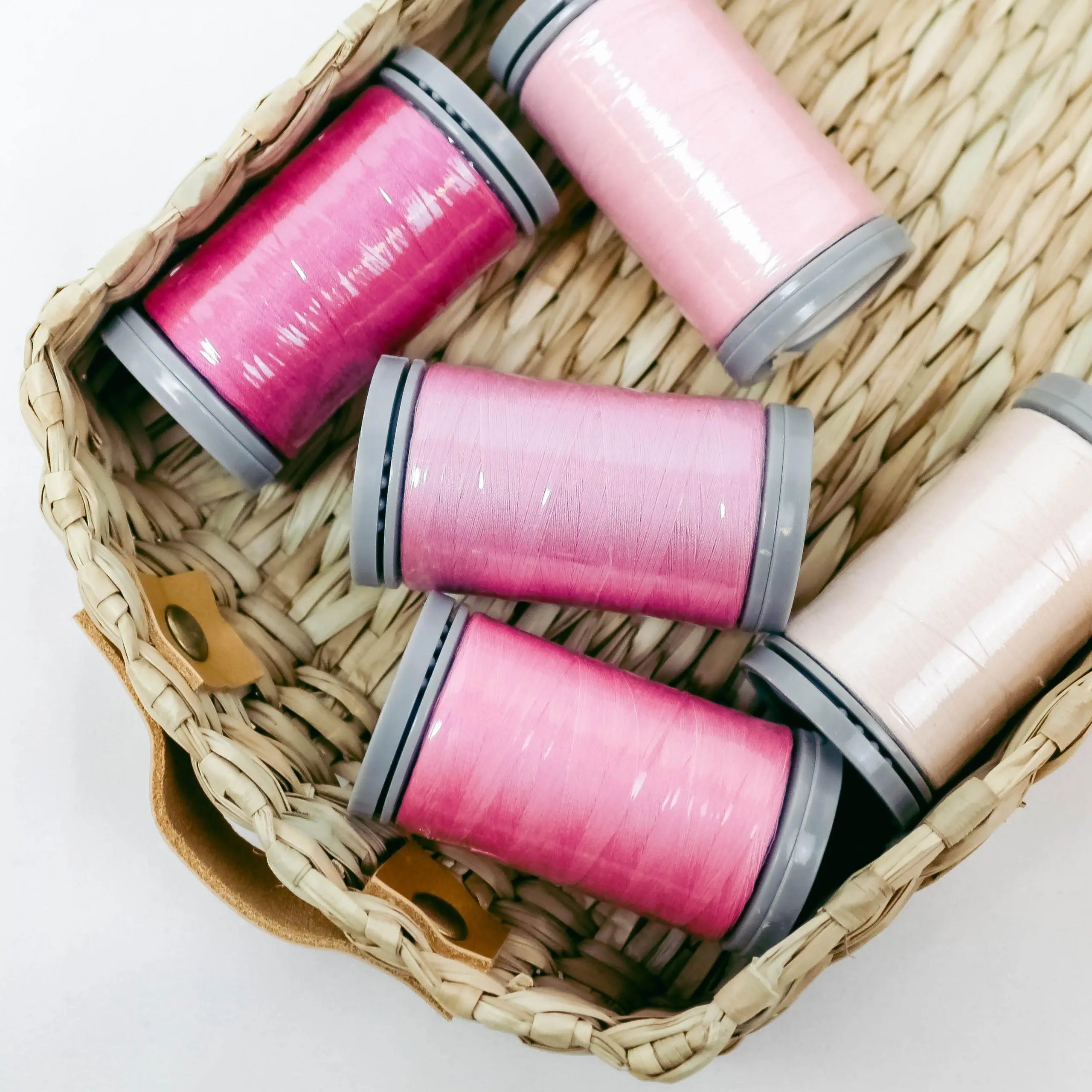 Quilters Select Thread - Tube of 5 colors 400M - PORCELAIN APPLE BLOSSOM BUBBLEGUM RASPBERRY SORBE CARNATION - Linda's Electric Quilters