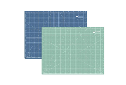 Lori Holt Cute Cuts 18 by 24 inch cutting mat by Riley Blake