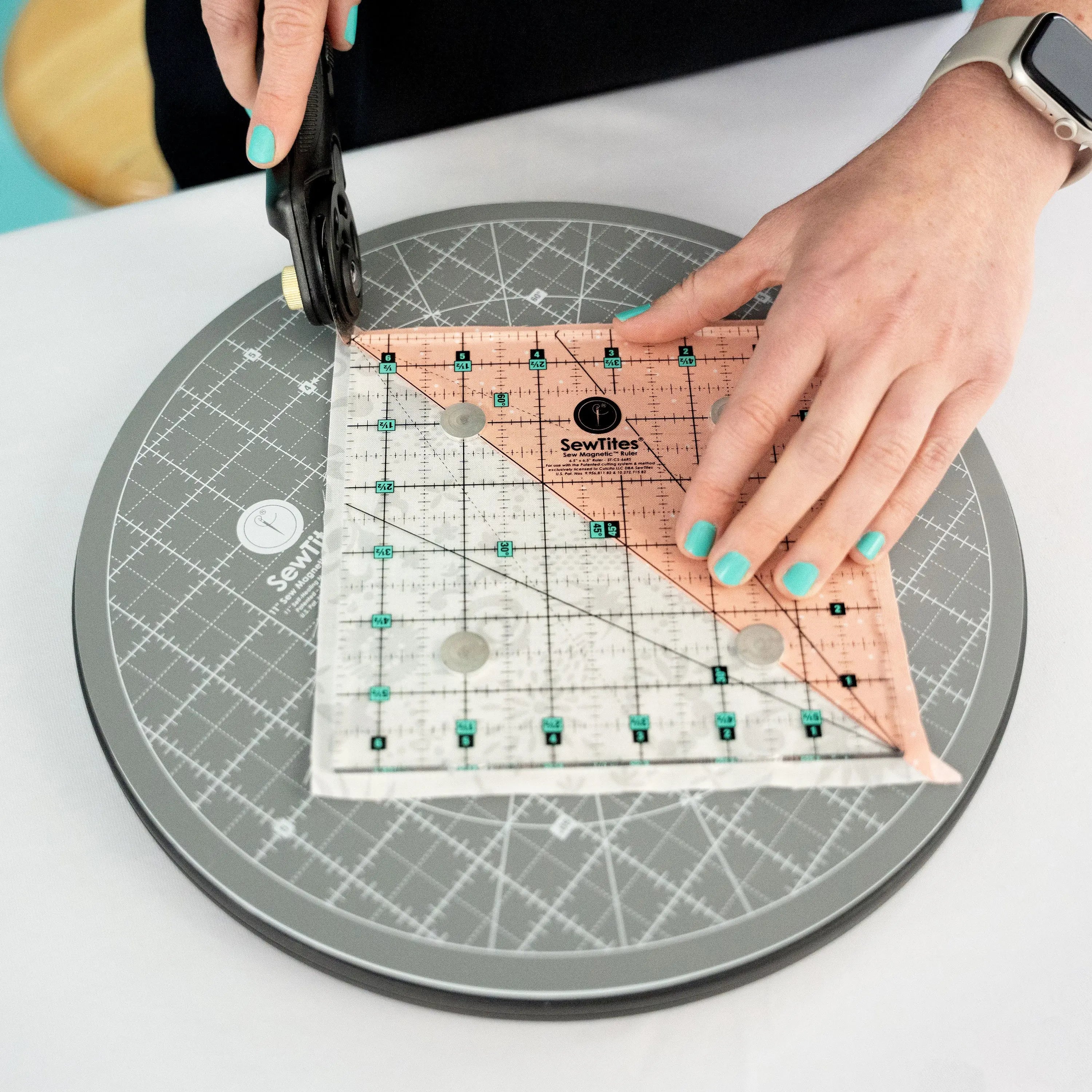 Sew Magnetic 11" Rotating Self-Healing Cutting Mat SewTites