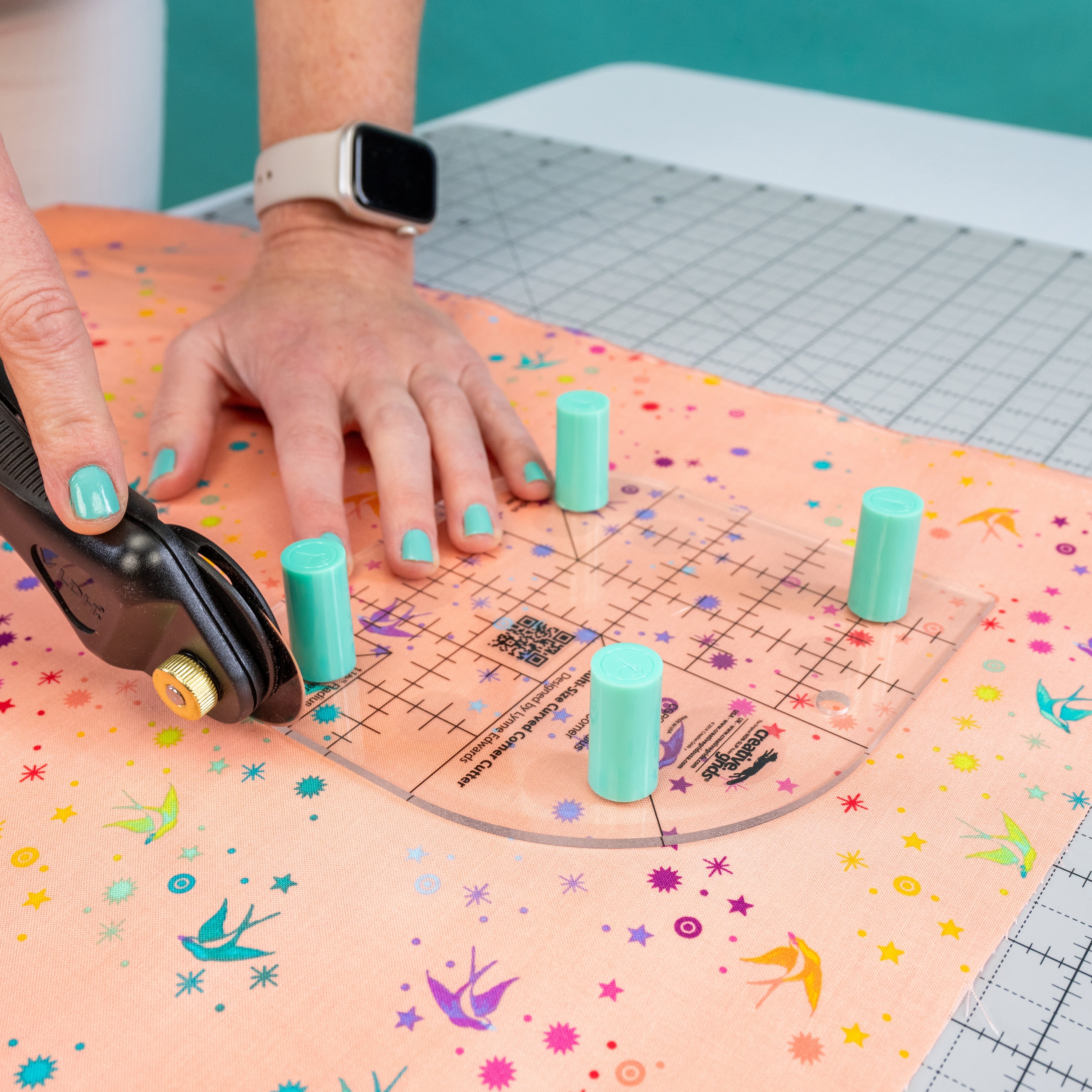 Sew Magnetic 24" x 42" Self-Healing Cutting Mat