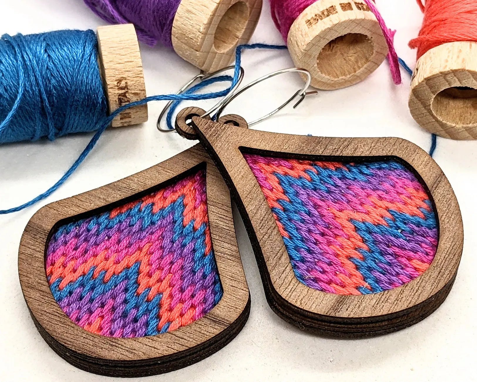 Shimmer Bargello Earrings Walnut - Linda's Electric Quilters