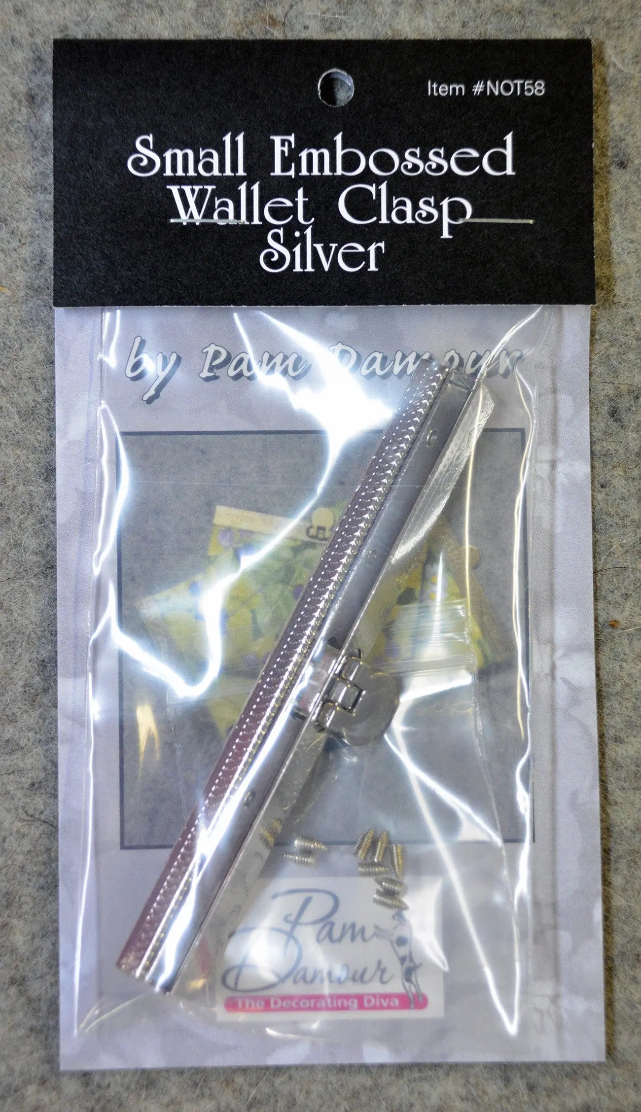 Small embossed wallet clasp silver - Linda's Electric Quilters