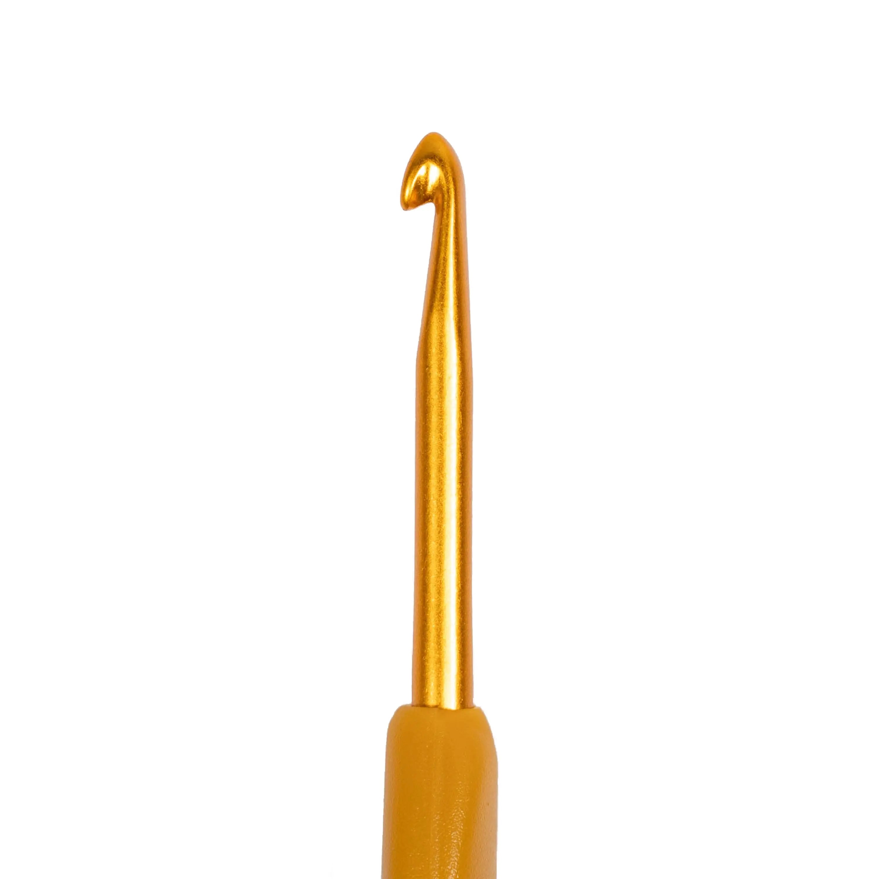 Soft Touch Crochet Hook F (3.75mm) Clover Needlecraft, Inc.