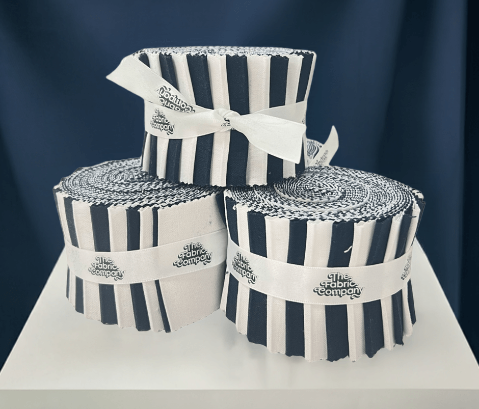 Supreme Solids - 2.5" Roll - Navy & White (20 cuts)