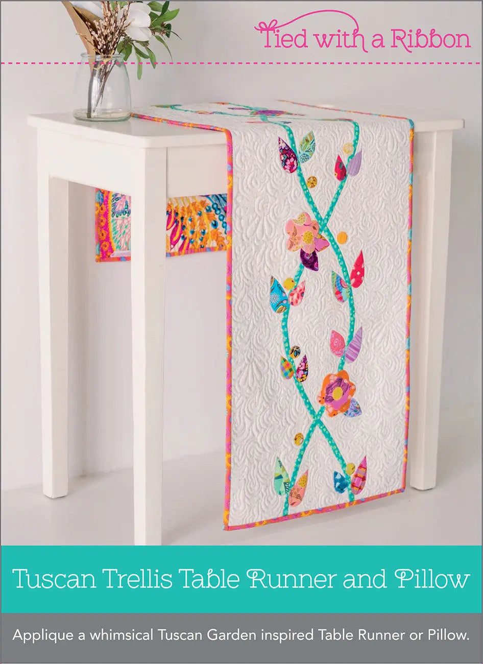 Tuscan Trellis Table Runner and Pillow - Linda's Electric Quilters